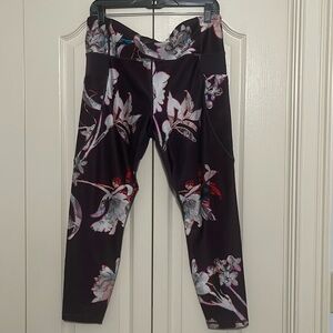 Salutation Stash Leggings
